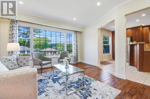 42 Hewson Crescent, Halton Hills, ON - Indoor Photo Showing Living Room