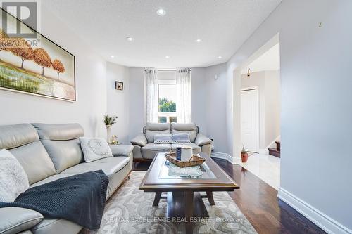 69 Atkins Circle, Brampton, ON - Indoor Photo Showing Living Room