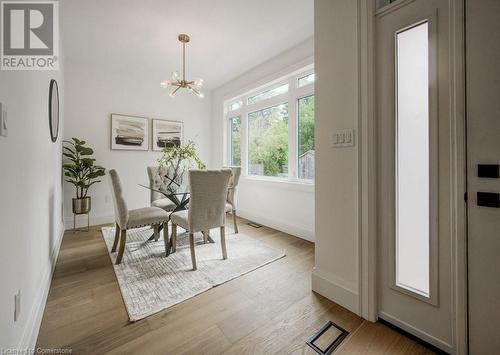 102 Dawson Street, Waterloo, ON - Indoor Photo Showing Dining Room