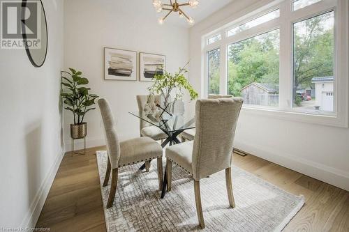 102 Dawson Street, Waterloo, ON - Indoor Photo Showing Dining Room