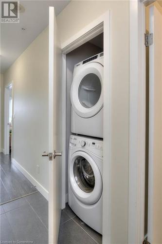 1 Victoria Street Unit# 1602, Kitchener, ON - Indoor Photo Showing Laundry Room