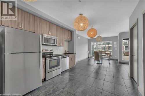 1 Victoria Street Unit# 1602, Kitchener, ON - Indoor Photo Showing Kitchen