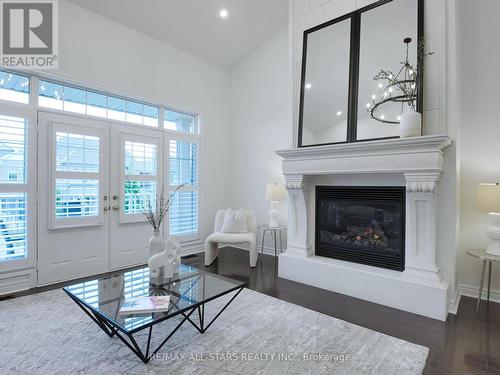 172 Durhamview Crescent, Whitchurch-Stouffville, ON - Indoor Photo Showing Living Room With Fireplace