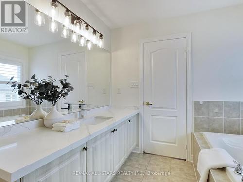 172 Durhamview Crescent, Whitchurch-Stouffville, ON - Indoor Photo Showing Bathroom