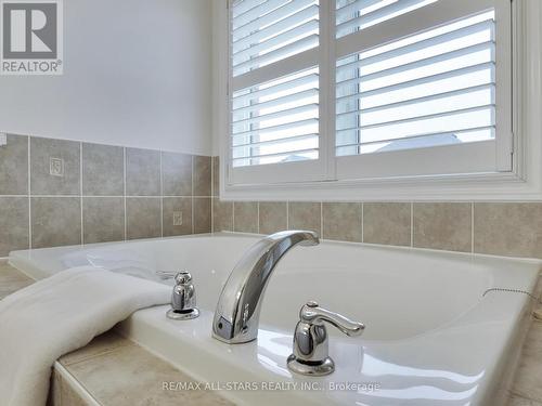 172 Durhamview Crescent, Whitchurch-Stouffville, ON - Indoor Photo Showing Bathroom