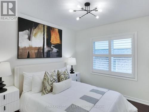 172 Durhamview Crescent, Whitchurch-Stouffville, ON - Indoor Photo Showing Bedroom