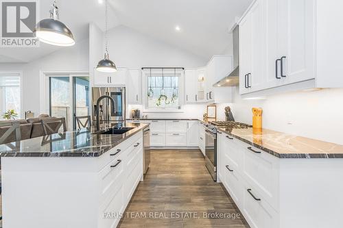 1532 Champlain Road, Tiny, ON - Indoor Photo Showing Kitchen With Upgraded Kitchen