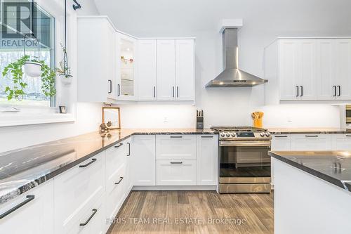 1532 Champlain Road, Tiny, ON - Indoor Photo Showing Kitchen With Double Sink With Upgraded Kitchen