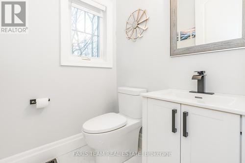 1532 Champlain Road, Tiny, ON - Indoor Photo Showing Bathroom