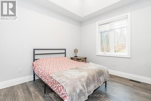 1532 Champlain Road, Tiny, ON - Indoor Photo Showing Bedroom