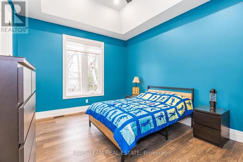 1532 Champlain Road, Tiny, ON - Indoor Photo Showing Bedroom