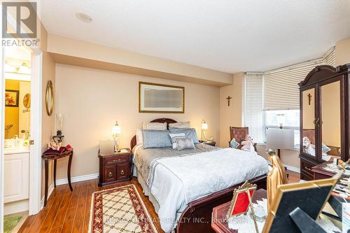 612 - 2088 Lawrence Avenue W, Toronto, ON - Indoor Photo Showing Bedroom