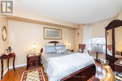 612 - 2088 Lawrence Avenue W, Toronto, ON - Indoor Photo Showing Bedroom