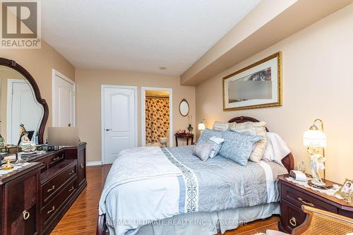 612 - 2088 Lawrence Avenue W, Toronto, ON - Indoor Photo Showing Bedroom