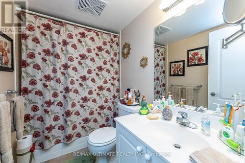 612 - 2088 Lawrence Avenue W, Toronto, ON - Indoor Photo Showing Bathroom