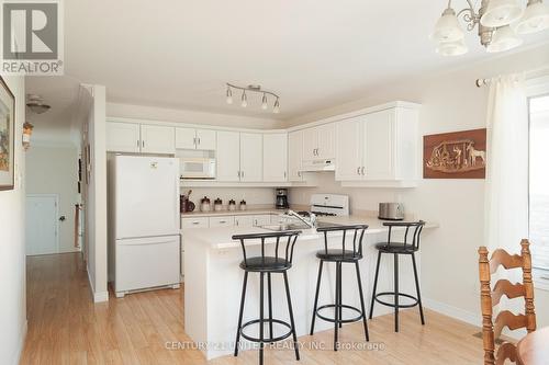 1538 Ireland Drive, Peterborough (Monaghan), ON - Indoor Photo Showing Kitchen