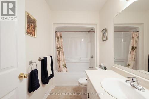 1538 Ireland Drive, Peterborough (Monaghan), ON - Indoor Photo Showing Bathroom