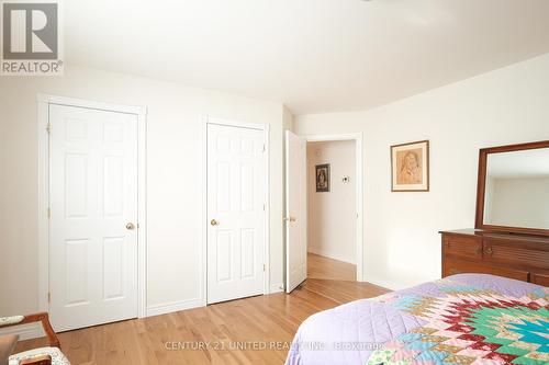 1538 Ireland Drive, Peterborough (Monaghan), ON - Indoor Photo Showing Bedroom