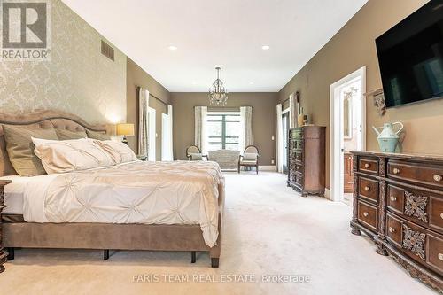 1826 Quantz Crescent, Innisfil, ON - Indoor Photo Showing Bedroom