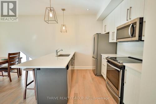 54 - 499 Sophia Crescent, London, ON - Indoor Photo Showing Kitchen With Upgraded Kitchen