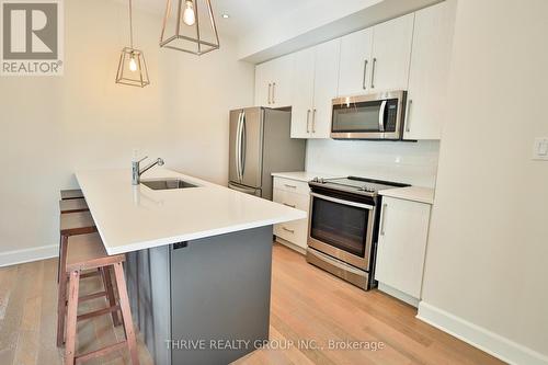 54 - 499 Sophia Crescent, London, ON - Indoor Photo Showing Kitchen With Upgraded Kitchen