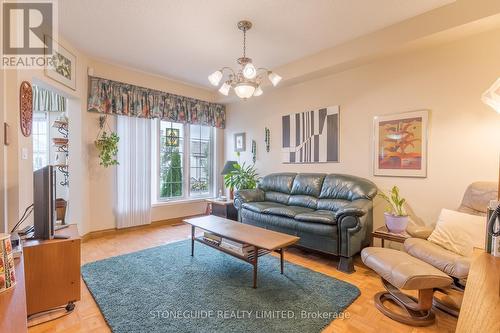 1312 Wildlark Drive, Peterborough (Monaghan), ON - Indoor Photo Showing Living Room