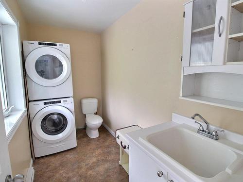 Salle d'eau - 1062 Ch. Des Conifères, Rouyn-Noranda, QC - Indoor Photo Showing Laundry Room