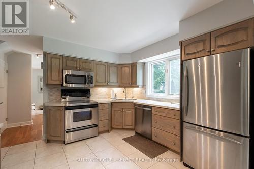 101 Hunt Club Drive, London, ON - Indoor Photo Showing Kitchen With Stainless Steel Kitchen