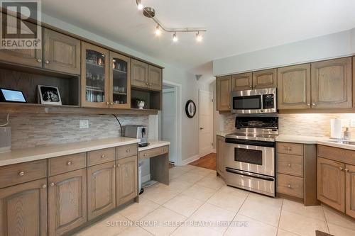 101 Hunt Club Drive, London, ON - Indoor Photo Showing Kitchen