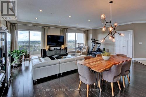 2403 - 330 Ridout Street N, London, ON - Indoor Photo Showing Living Room