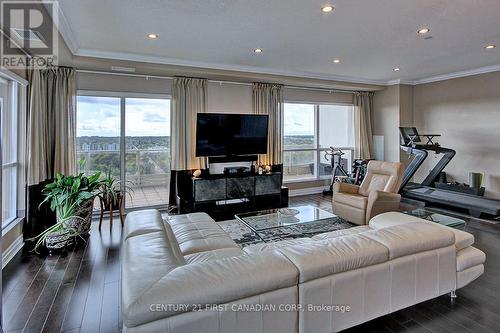 2403 - 330 Ridout Street N, London, ON - Indoor Photo Showing Living Room