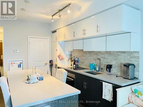 2609 - 8 Mercer Street, Toronto, ON - Indoor Photo Showing Kitchen