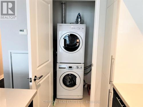 2609 - 8 Mercer Street, Toronto, ON - Indoor Photo Showing Laundry Room