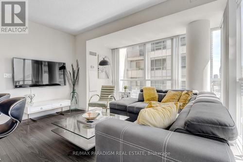 1702 - 352 Front Street W, Toronto, ON - Indoor Photo Showing Living Room