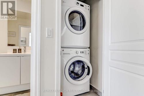 1702 - 352 Front Street W, Toronto, ON - Indoor Photo Showing Laundry Room