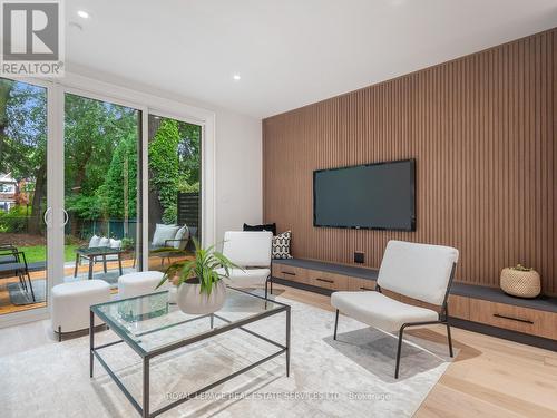 527 Windermere Avenue, Toronto, ON - Indoor Photo Showing Living Room