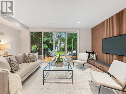 527 Windermere Avenue, Toronto, ON - Indoor Photo Showing Living Room