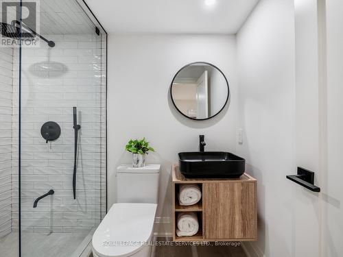 527 Windermere Avenue, Toronto, ON - Indoor Photo Showing Bathroom