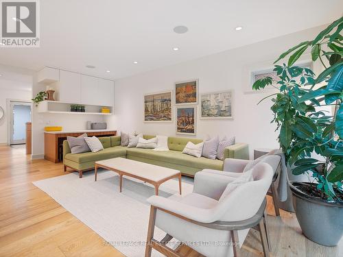 376 Runnymede Road, Toronto, ON - Indoor Photo Showing Living Room