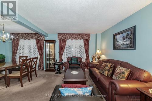 5 Greenleaf Crescent, Brampton, ON - Indoor Photo Showing Living Room