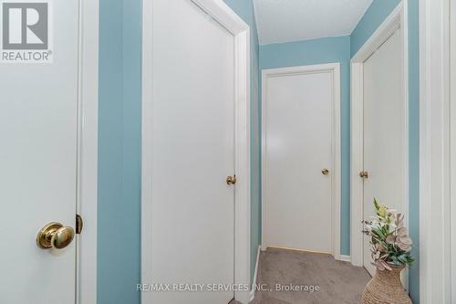 5 Greenleaf Crescent, Brampton, ON - Indoor