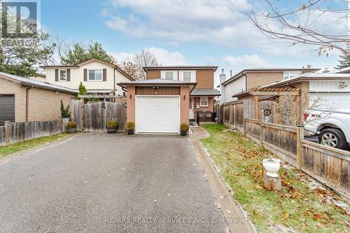 5 Greenleaf Crescent, Brampton, ON - Outdoor