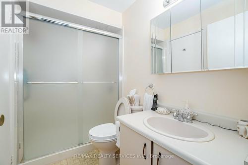 5 Greenleaf Crescent, Brampton, ON - Indoor Photo Showing Bathroom