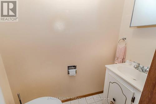 5 Greenleaf Crescent, Brampton, ON - Indoor Photo Showing Bathroom