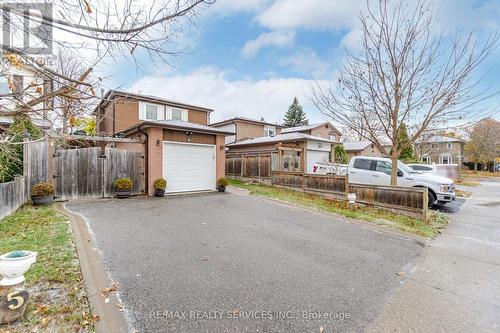 5 Greenleaf Crescent, Brampton, ON - Outdoor