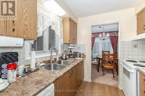 5 Greenleaf Crescent, Brampton, ON - Indoor Photo Showing Kitchen With Double Sink