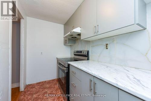 61 Drinkwater Road, Brampton, ON - Indoor Photo Showing Kitchen