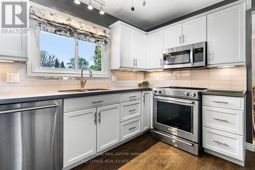 72 Richelieu Drive, St. Catharines, ON - Indoor Photo Showing Kitchen With Stainless Steel Kitchen With Double Sink