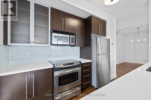 2002 - 438 King Street W, Toronto, ON - Indoor Photo Showing Kitchen With Upgraded Kitchen