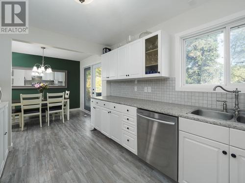 8336 Cantle Drive, Prince George, BC - Indoor Photo Showing Kitchen